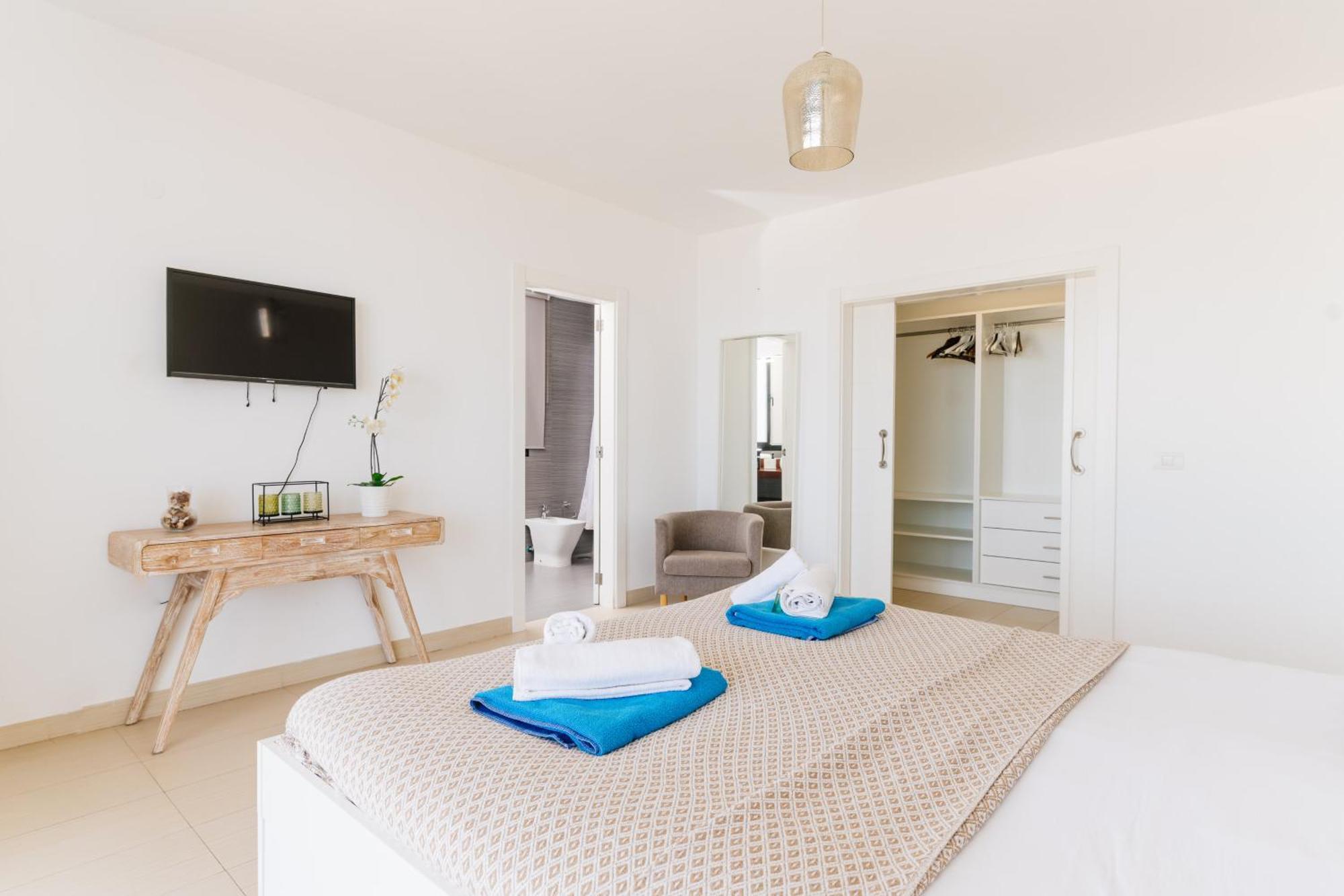 Sunset White Villa - Ocean View, Jakuzzi, Heated Pool, Air-Conditioning, Grill Playa de las Americas  Exterior photo