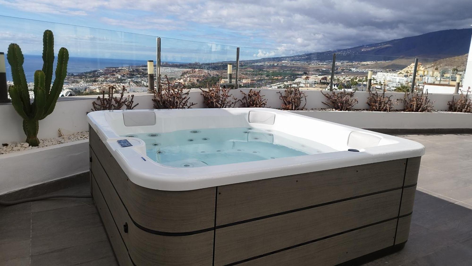 Sunset White Villa - Ocean View, Jakuzzi, Heated Pool, Air-Conditioning, Grill Playa de las Americas  Exterior photo